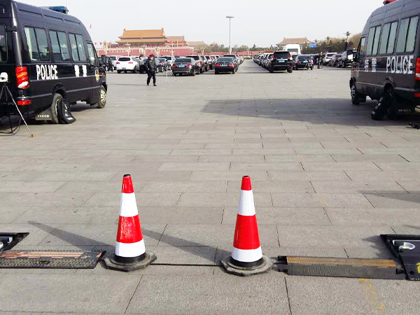 The strict user standards have made Shandong Seenboom a classic case of vehicle underbody security inspection