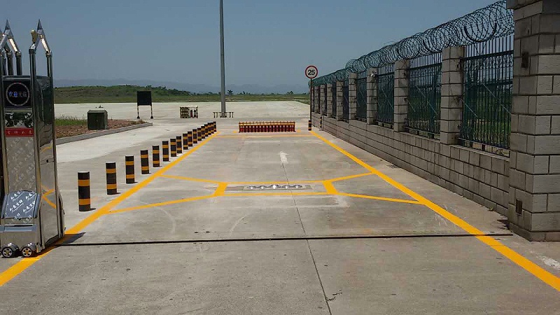 Scan the airport under the vehicle Case