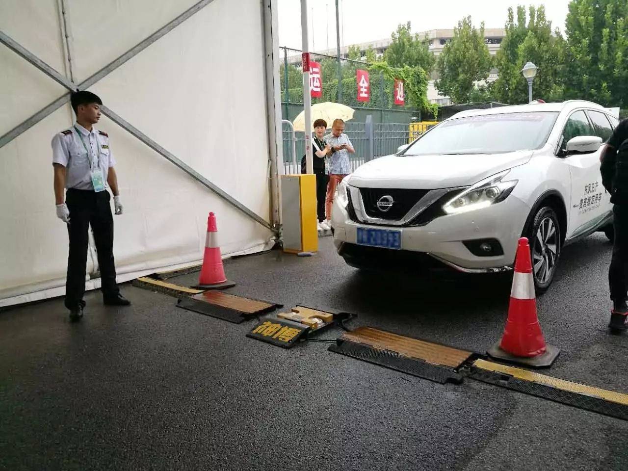 The vehicle underbody security inspection system has come into play, safeguarding the safety of various places