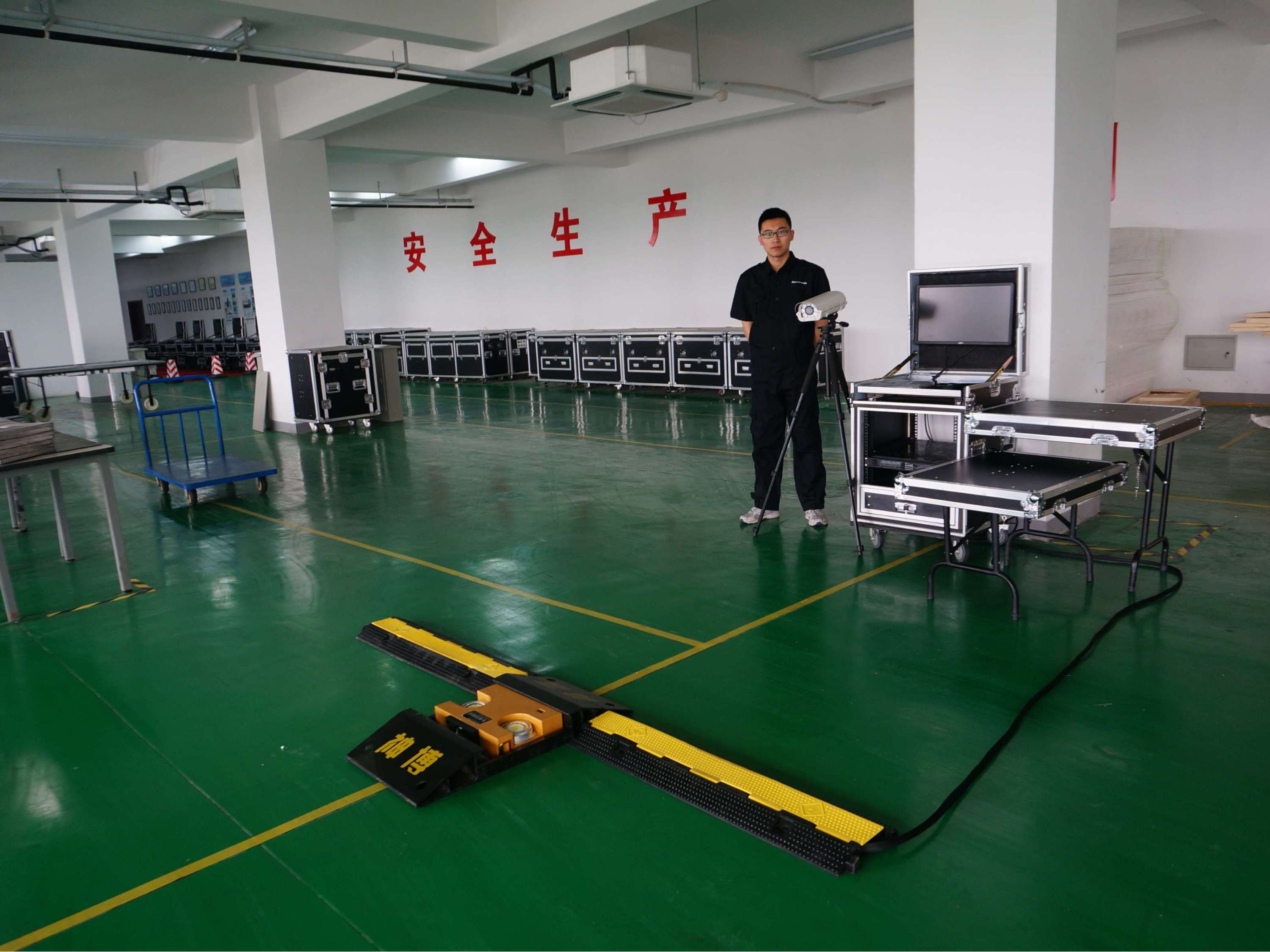 Briefly describe the application effect of the intelligent vehicle underbody security inspection and scanning system platform