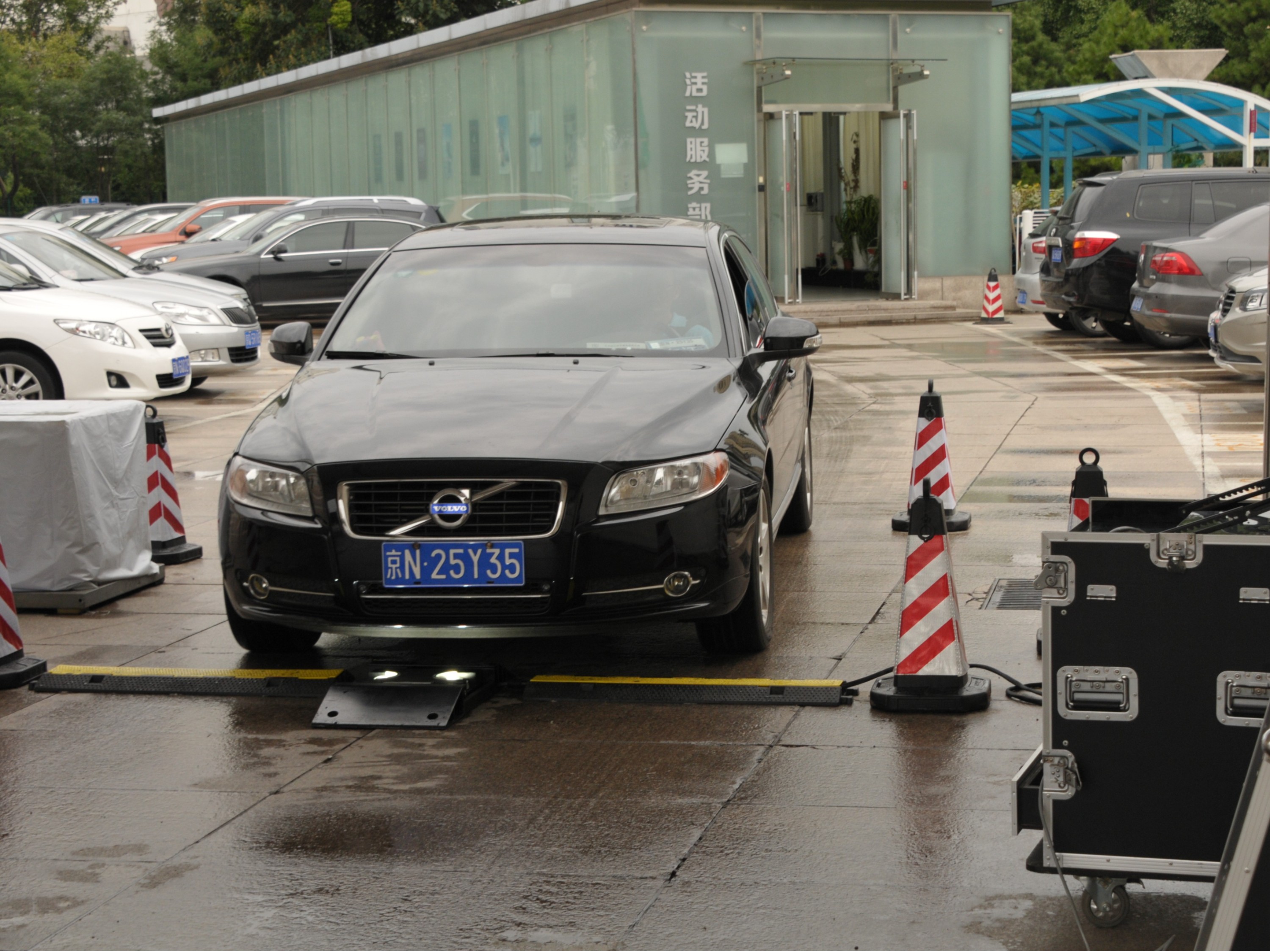 The vehicle underbody scanning system was applied at the SCO Summit